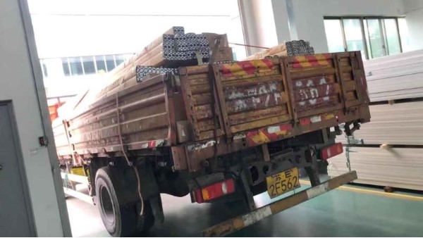 攜手戰(zhàn)役，共度難關(guān)！